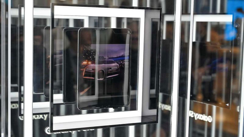 Samsung Galaxy Fold not showing fold